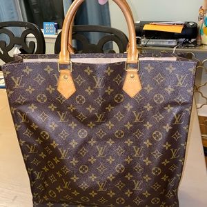 AUTHENTIC Louis Vuitton Monogram Canvas Sac Tote